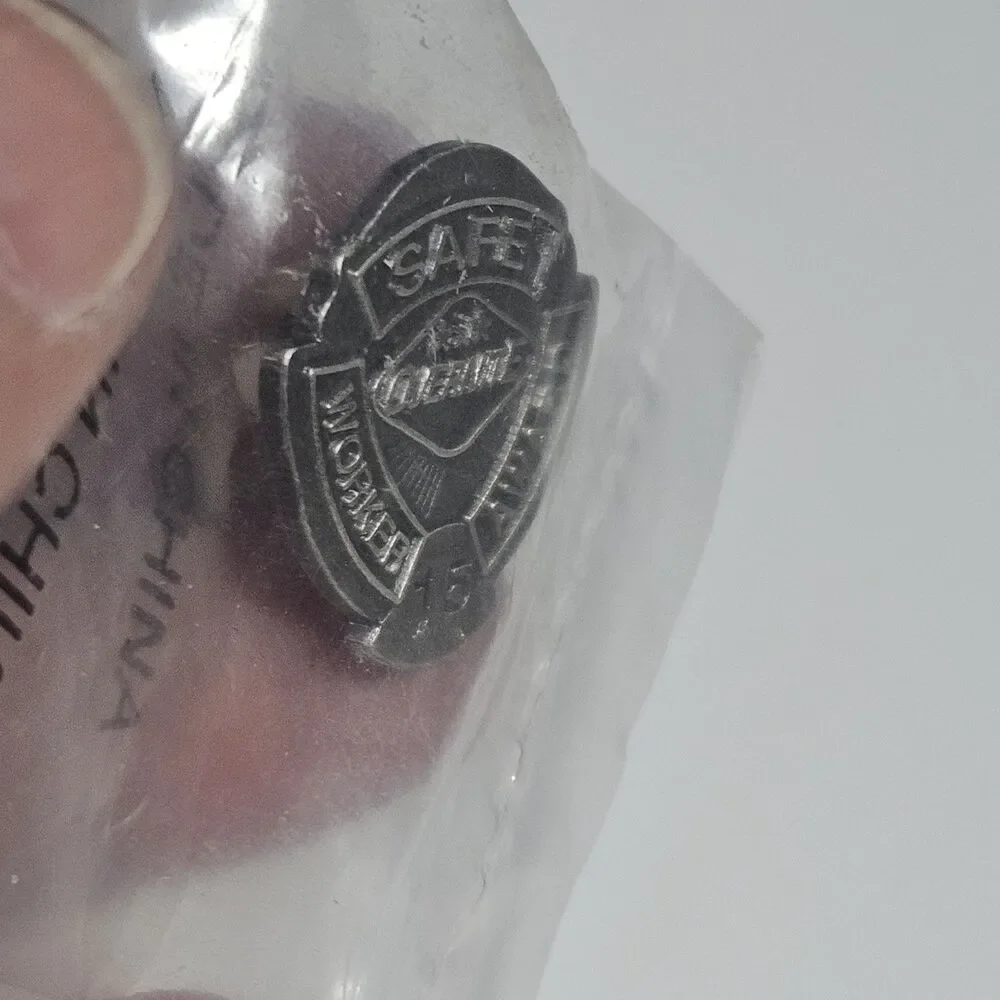 Safe Worker Award Overnight 15 Silver Tone Vintage Lapel Pin New
